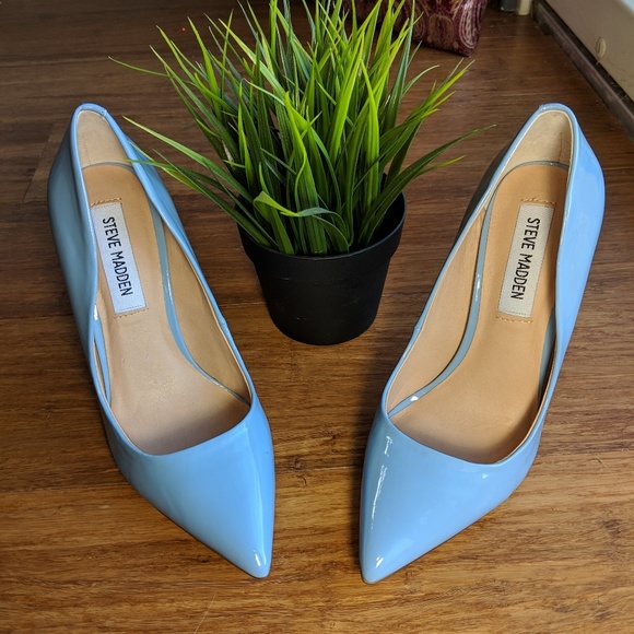 Steve Madden Shoes - NWOT STEVE MADDEN BLUE POINTED-TOE PUMP HEELS